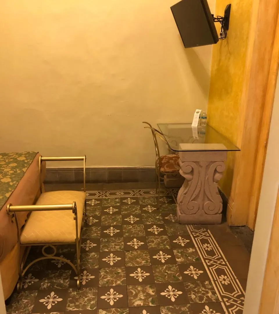 ****  Hotel Elena Puebla Mexico