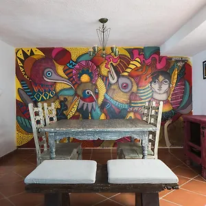 https://la-casa-azul.hotels-in-queretaro.com