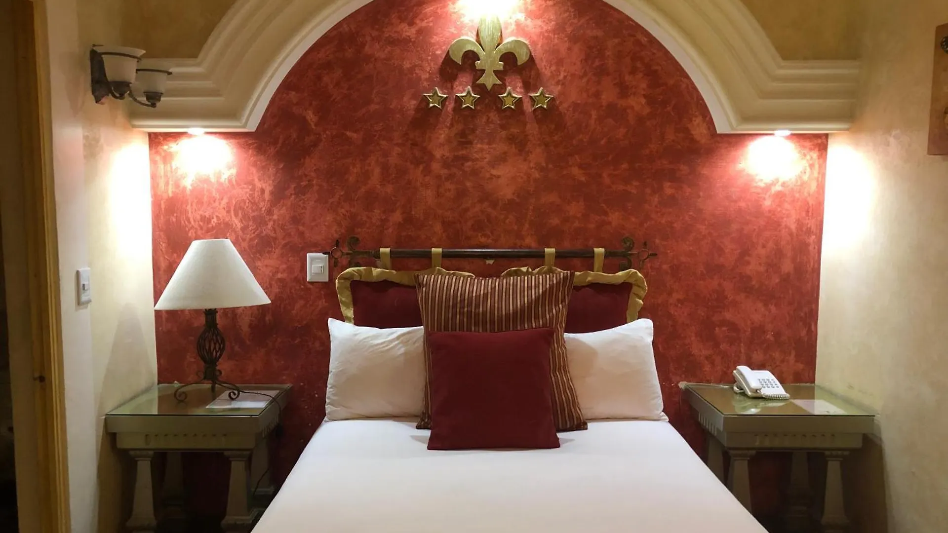 Hotel Elena Puebla