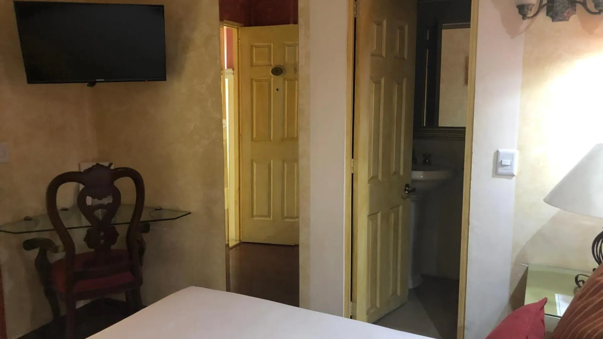 ****  Hotel Elena Puebla Mexico