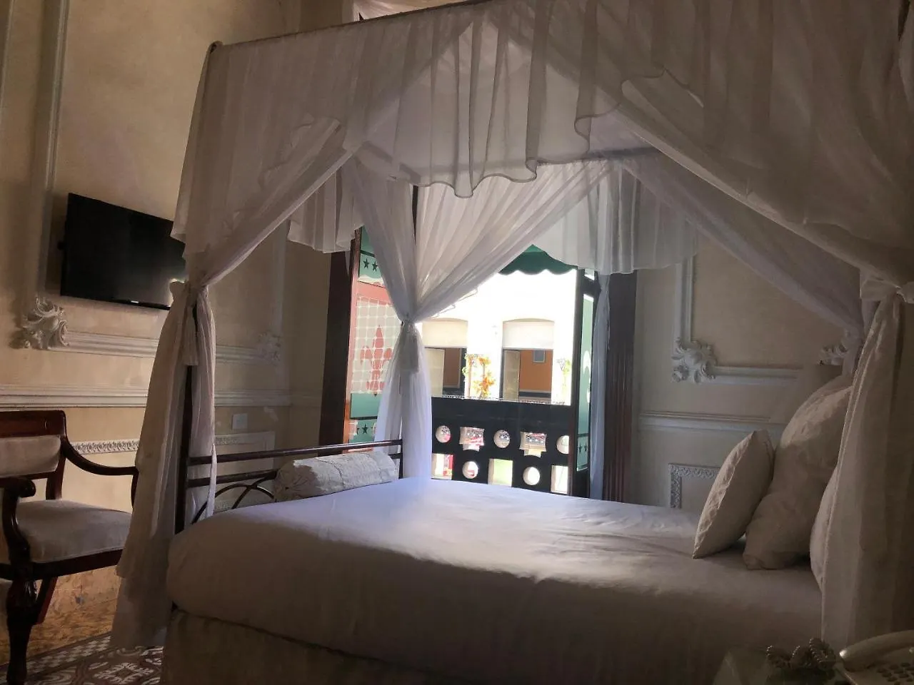 Hotel Elena Puebla